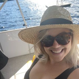 Meet your Posher, Lisa